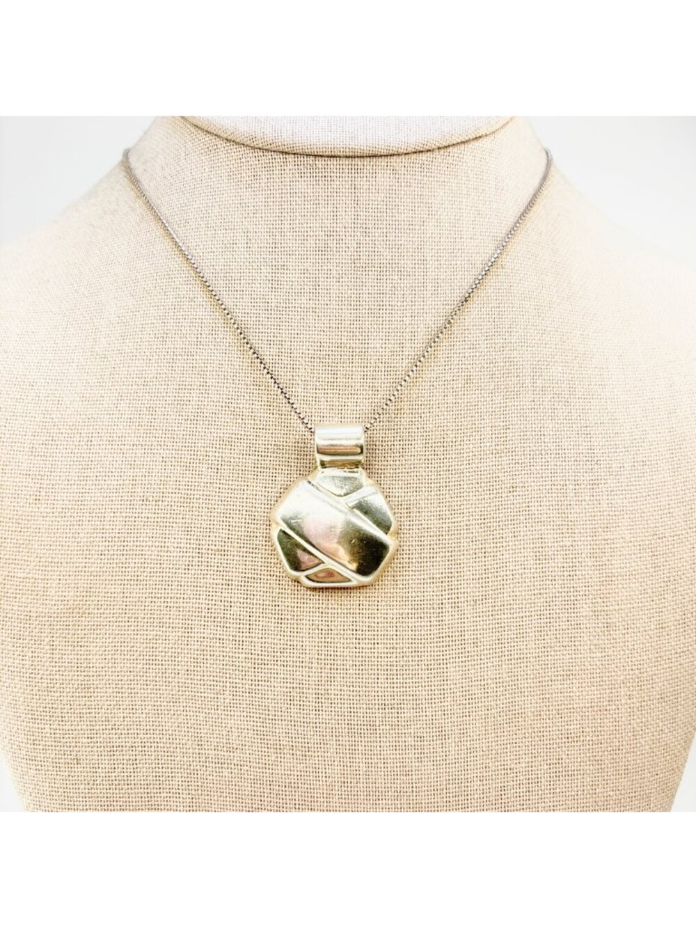 Wrap Design Circle Pendant Necklace Sterling Silver 925 Size 18" Length